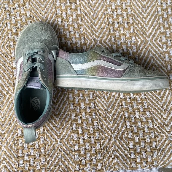 Vans - Picture 3 of 3